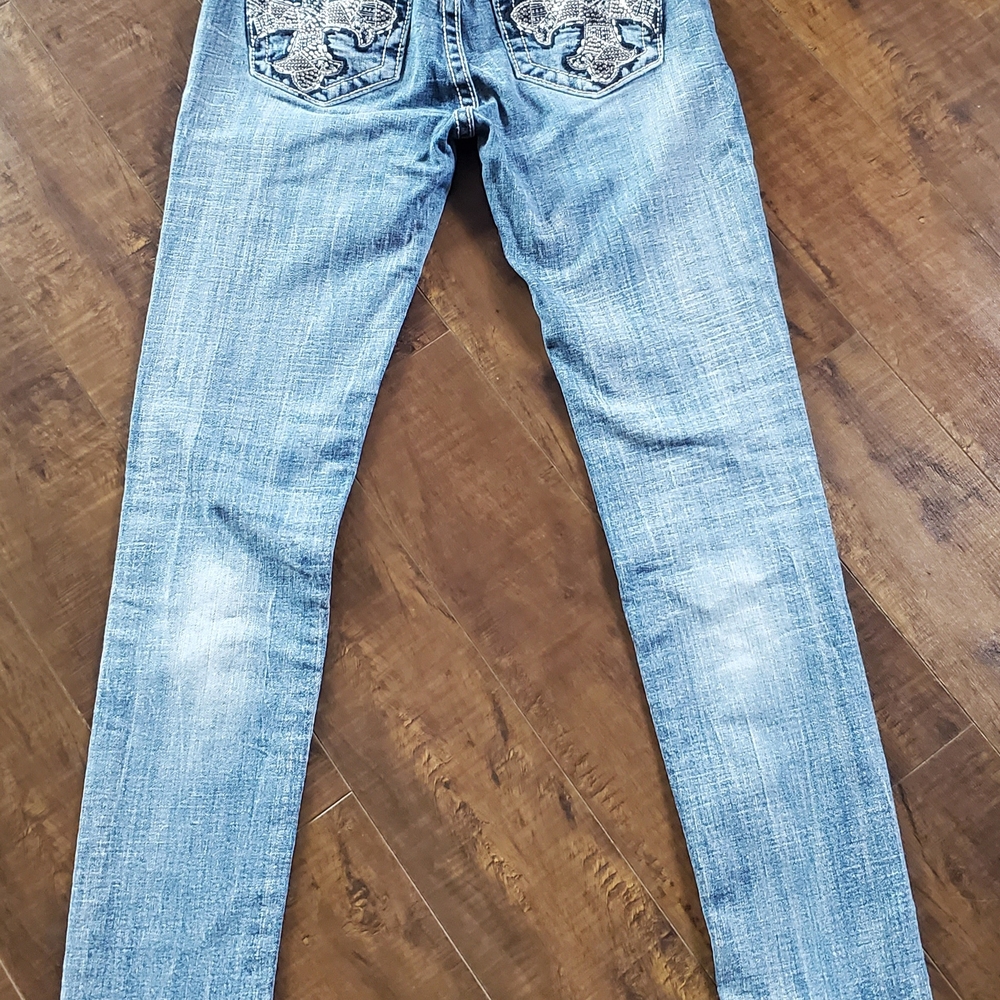 Miss Me Mid Rise Skinny Size 28 EUC Blue Women's Jeans with Cross Stitching - Picture 3 of 6